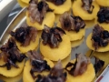 medaglioni-di-polenta-con-radicchio-caramellato